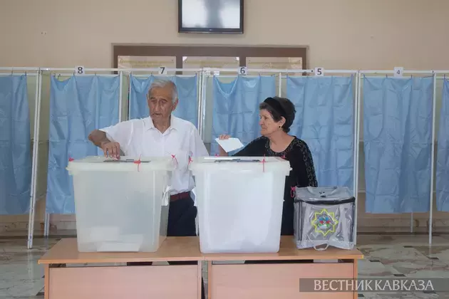 How were snap parliamentary elections held in Azerbaijan?