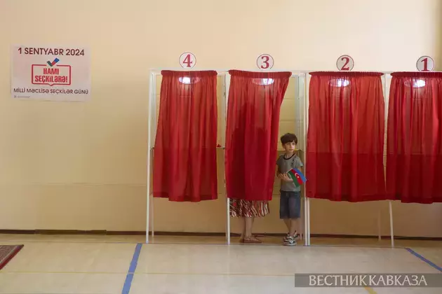 How were snap parliamentary elections held in Azerbaijan?