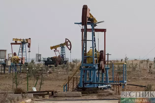 Azerbaijan, Kyrgyzstan consider signing oil contract