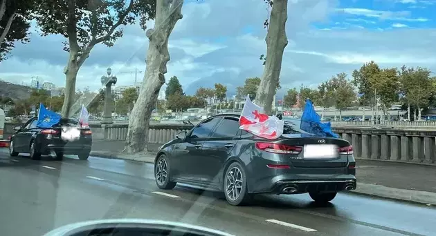 Georgian Dream supporters stage motor rally in Tbilisi