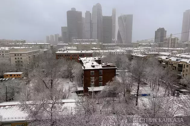 Almost record snow covers Moscow