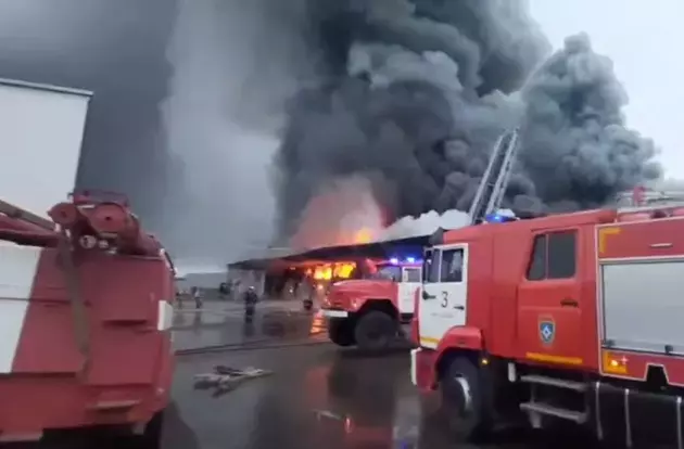 Major fire engulfs vegetable warehouse in Kuban