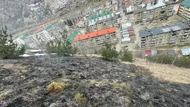 Fire on mountainside in Tyrnyauz extinguished