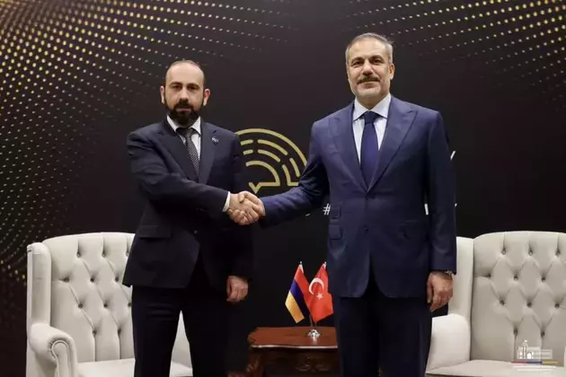 Armenia, Türkiye FMs hold meeting in Antalya