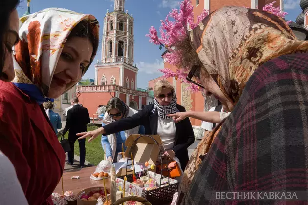Maria Novoselova/Vestnik Kavkaza. Blessing of Easter cakes in Vysokopetrovsky Monastery