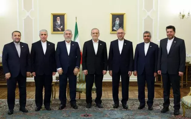 Masoud Pezeshkian receives new Iranian ambassador to Baku