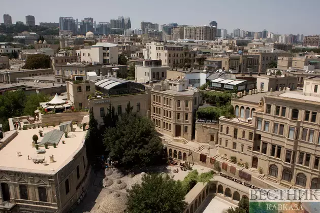 Mixed martial arts star Khalil Rountree arrives in Baku