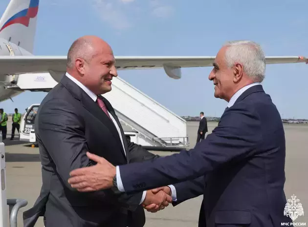 Russian Emergencies Minister arrives in Azerbaijan