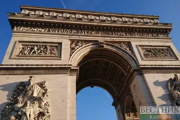 French Senate Speaker receives Armenian Parliament Speaker in Paris