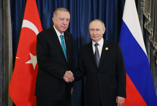 Putin and Erdogan hold talks in Tianjin