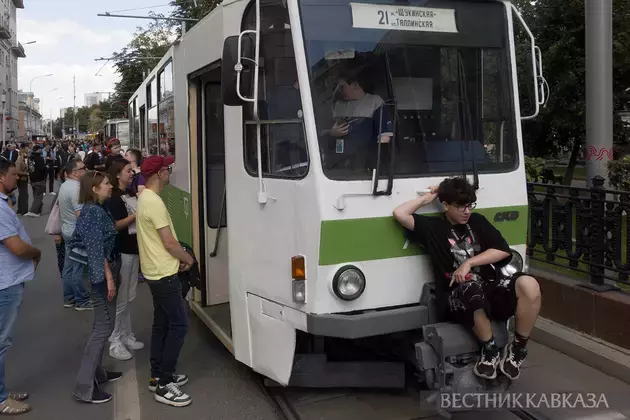 Anniversary parade and retro transport exhibition held in Moscow