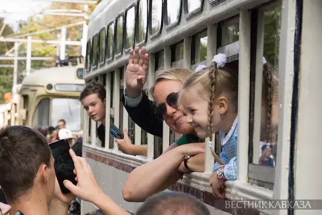 Anniversary parade and retro transport exhibition held in Moscow
