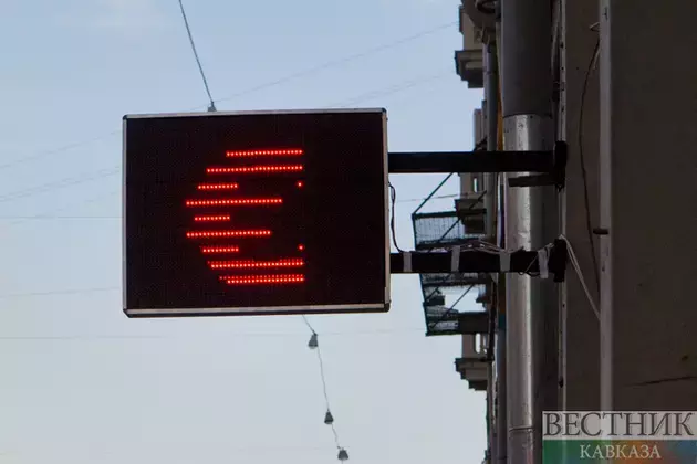 Euro falls to 90 rubles