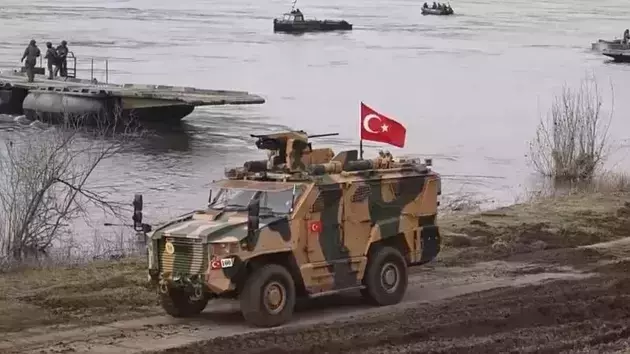 Turkish military enters Syria