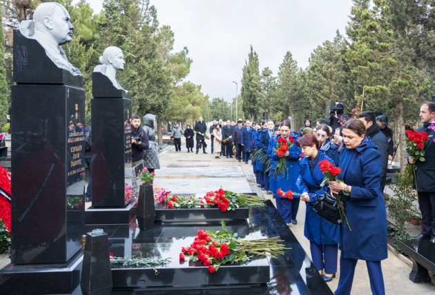 AZAL plane crash victims commemorated in Baku.