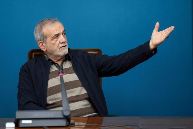 Iranian president personally meets with protesters