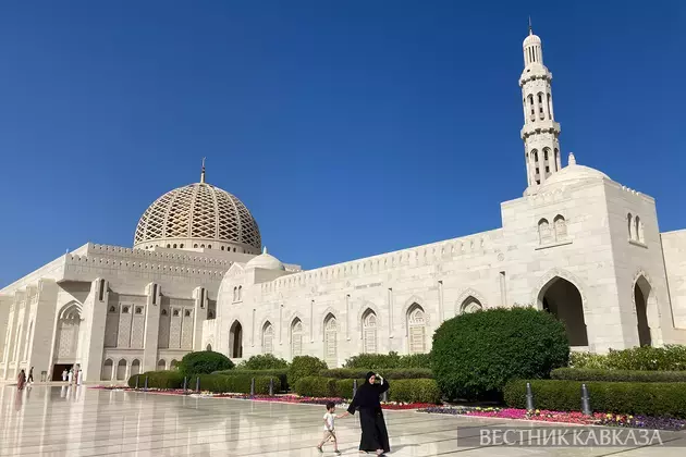 Araghchi holds talks with Omani officials in Muscat