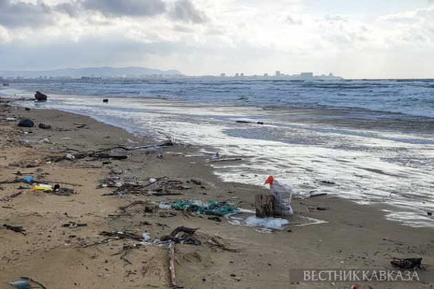 New fuel oil spots detected in Anapa for second day in a row