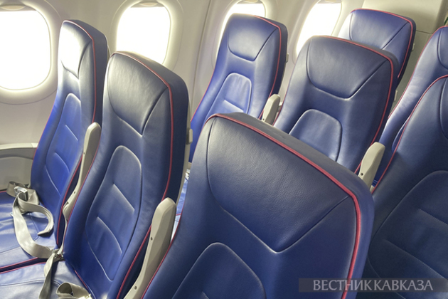 Khabib Nurmagomedov escorted off plane what happened