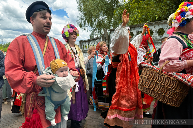 Trinity celebrations at Tsaritsyno Museum-Reserve
