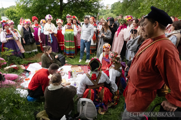 Trinity celebrations at Tsaritsyno Museum-Reserve