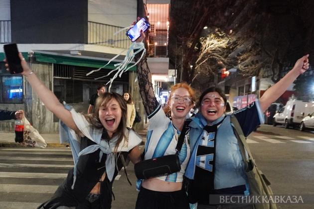 Buenos Aires celebrates Argentina's World Cup semifinal win