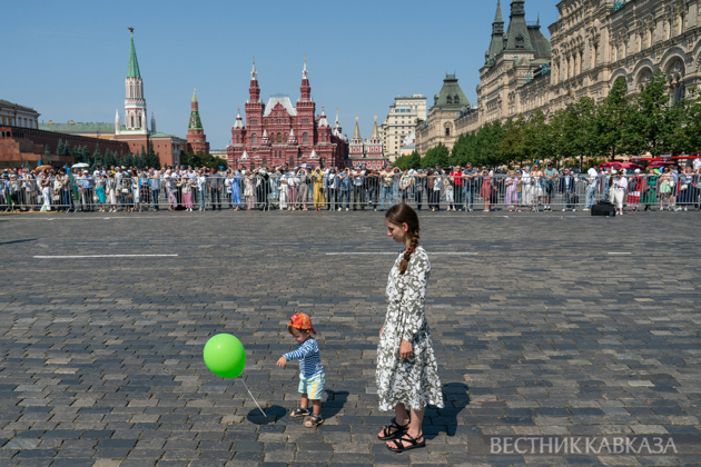 Moscow celebrates Airborne Forces Day and Ilya's Day