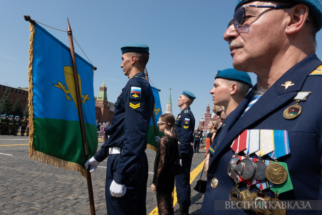 Moscow celebrates Airborne Forces Day and Ilya's Day
