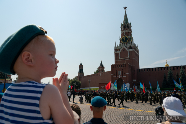 Moscow celebrates Airborne Forces Day and Ilya's Day