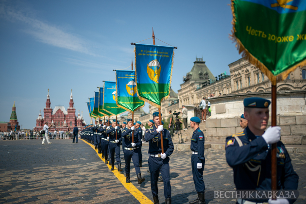 Moscow celebrates Airborne Forces Day and Ilya's Day