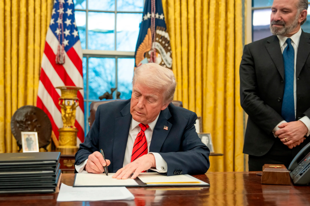 Trump says Vance is his heir apparent - report