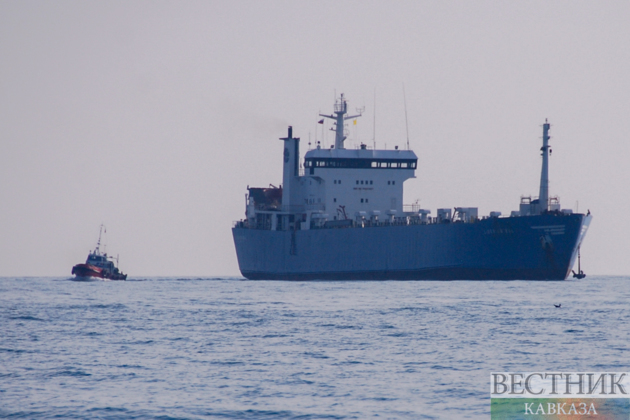 IRGC says supertanker hits mines in Strait of Hormuz