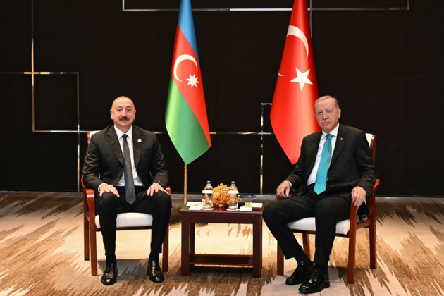 Presidents of Azerbaijan and Turkey hold meeting in Bishkek