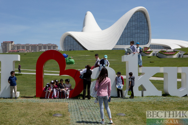 Foreigners spent 900 million dollars in Azerbaijan in first seven months