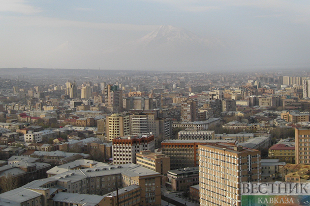 Japarov begins visit to Armenia