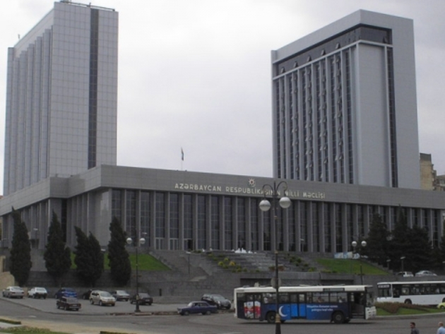 Russian and Azerbaijani speakers of parliament see no unresolved problems between the two countries 