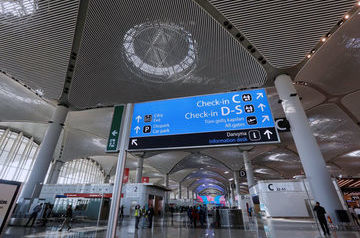 Waiting for passengers with signs banned at Istanbul Airport