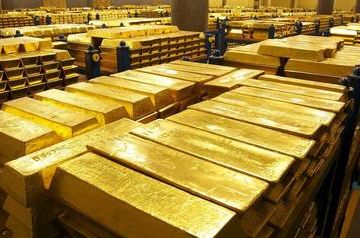 Gold reaches seven-year high