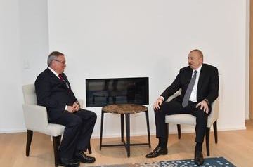 Azerbaijani President meets with VTB chairman in Davos