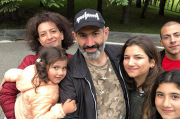 Pashinyan&#039;s family caught mass buying black caviar