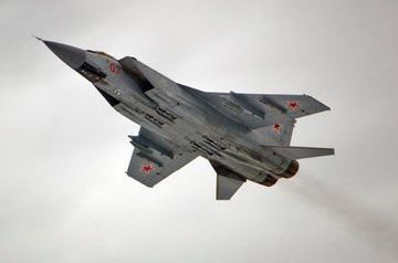 Russian MiG-31 approaches within few hundred meters of NATO jet