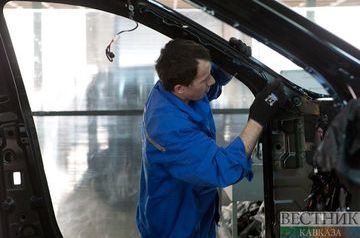 Russia’s industrial output falls 9.6% on year