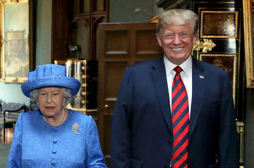 Trump holds phone call with Elizabeth II 