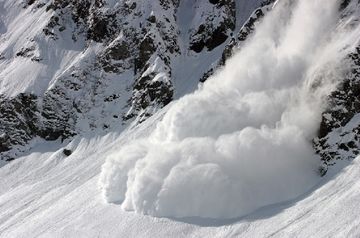 Avalanches kill 12 in mountainous area near Tehran