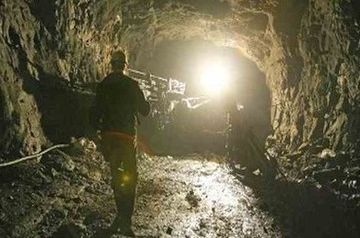 Miners on strike in Georgia&#039;s Tkibuli protesting halved salaries