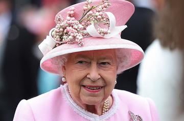 Queen Elizabeth II&#039;s husband leaves hospital after heart surgery