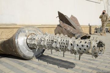 Baku shows fragments of &#039;Iskander&#039; missile found near Shusha (PHOTO)