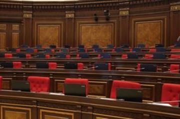 Armenia ex-MP to continue service in government