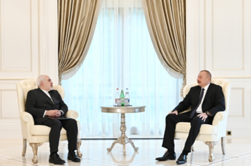 Zarif: Azerbaijan can play historic role in bringing peace to region