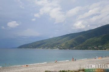 Russian tourists on stand up paddle boards rescued in Abkhazia